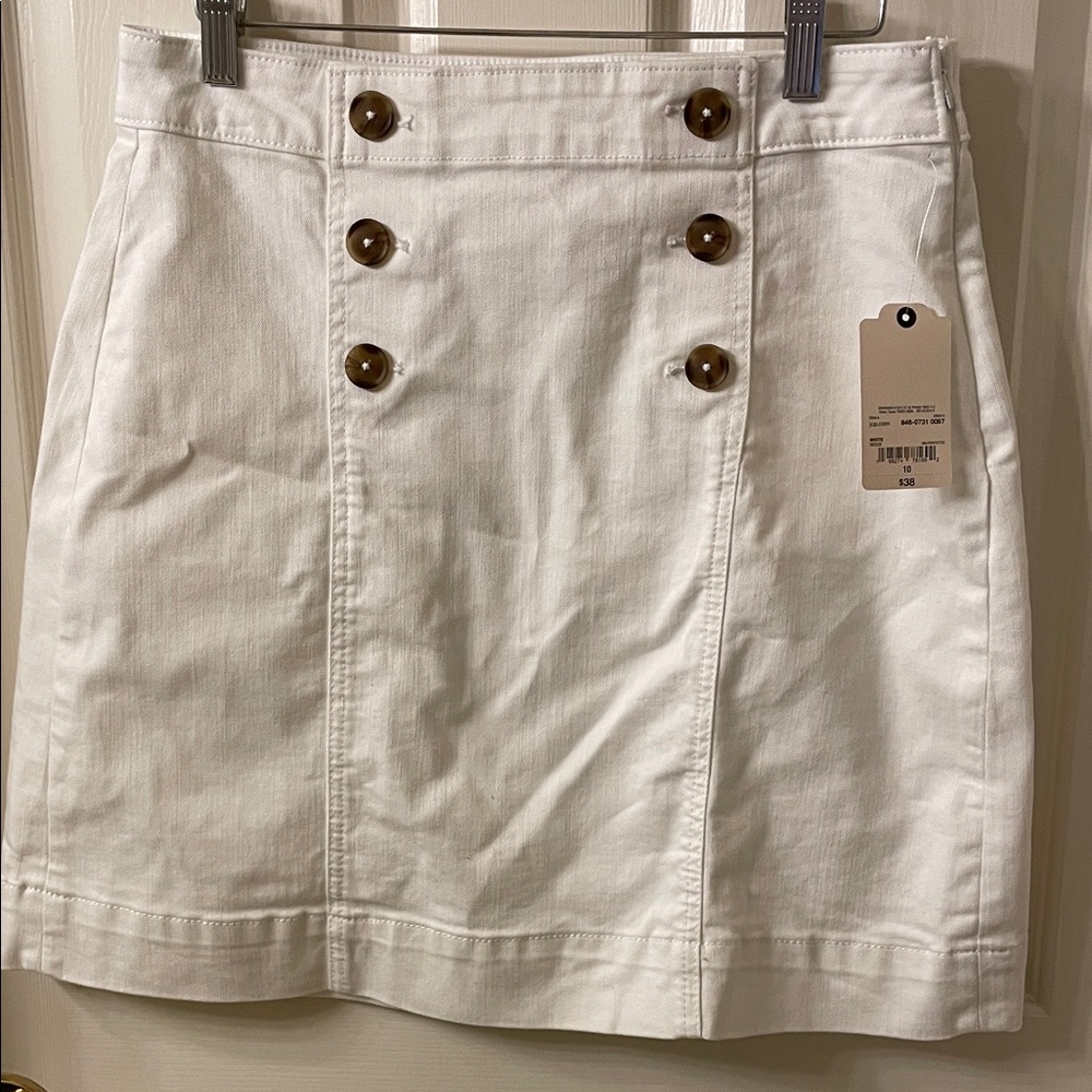 NWT St. John's Bay White Mini Skirt with Brown Button Accents
